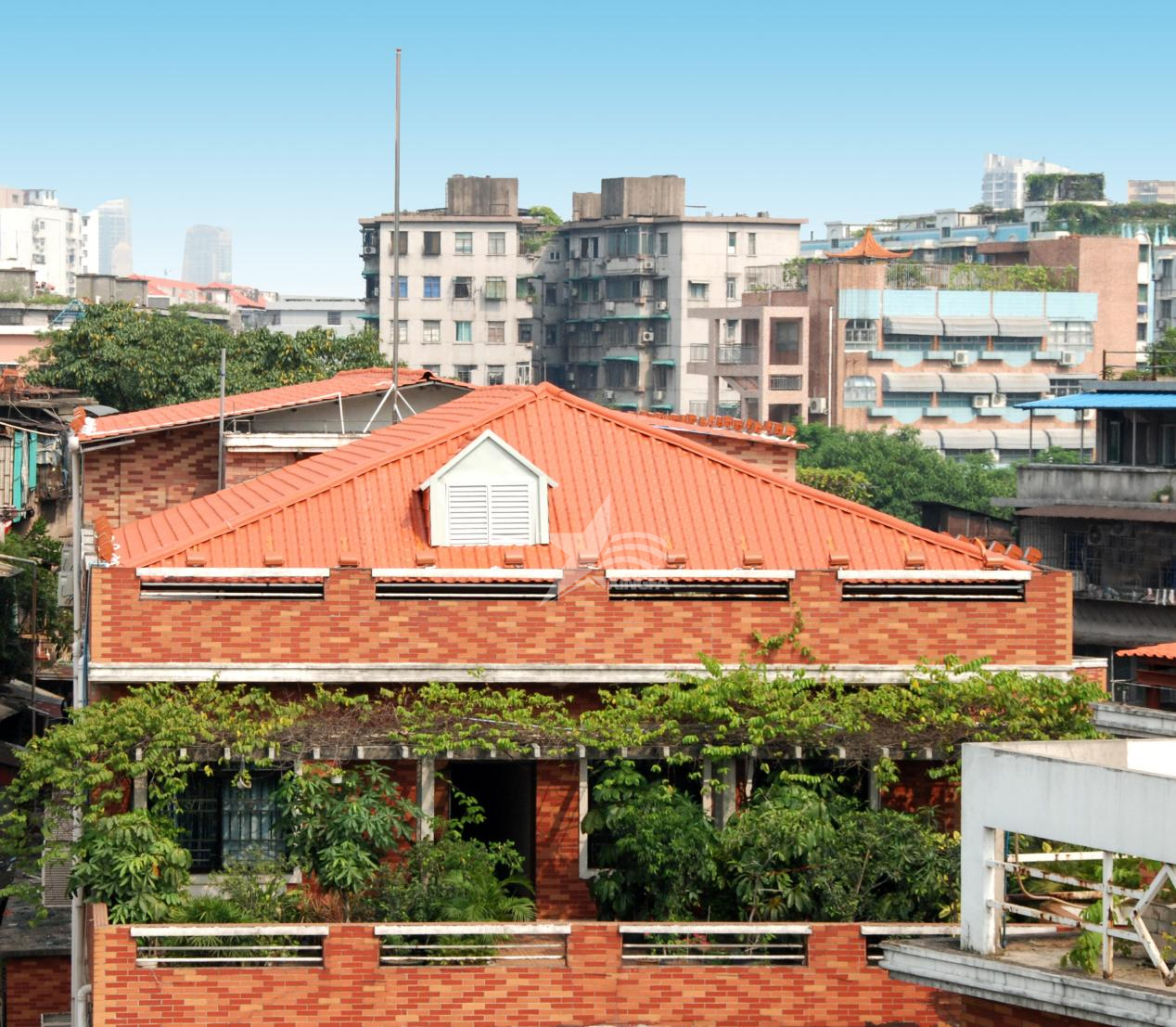 新農村建房：琉璃瓦與合成樹(shù)脂瓦對比，何者更適合？